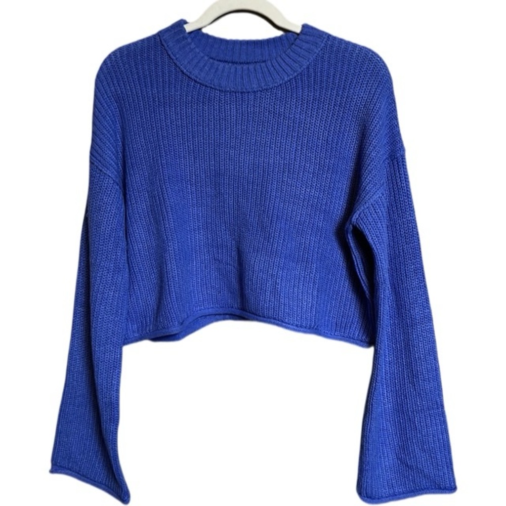Wild Fable Size Medium Junior's Blue Knit Bell Sleeve Crew Neck Cropped Sweater